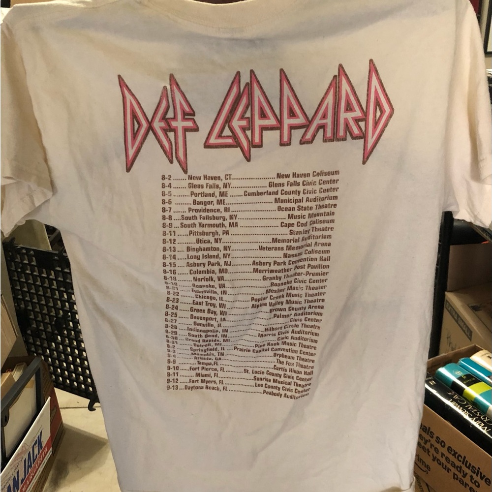Def Leppard White Graphic Tee - Short Sleeve - Picture 2 of 3